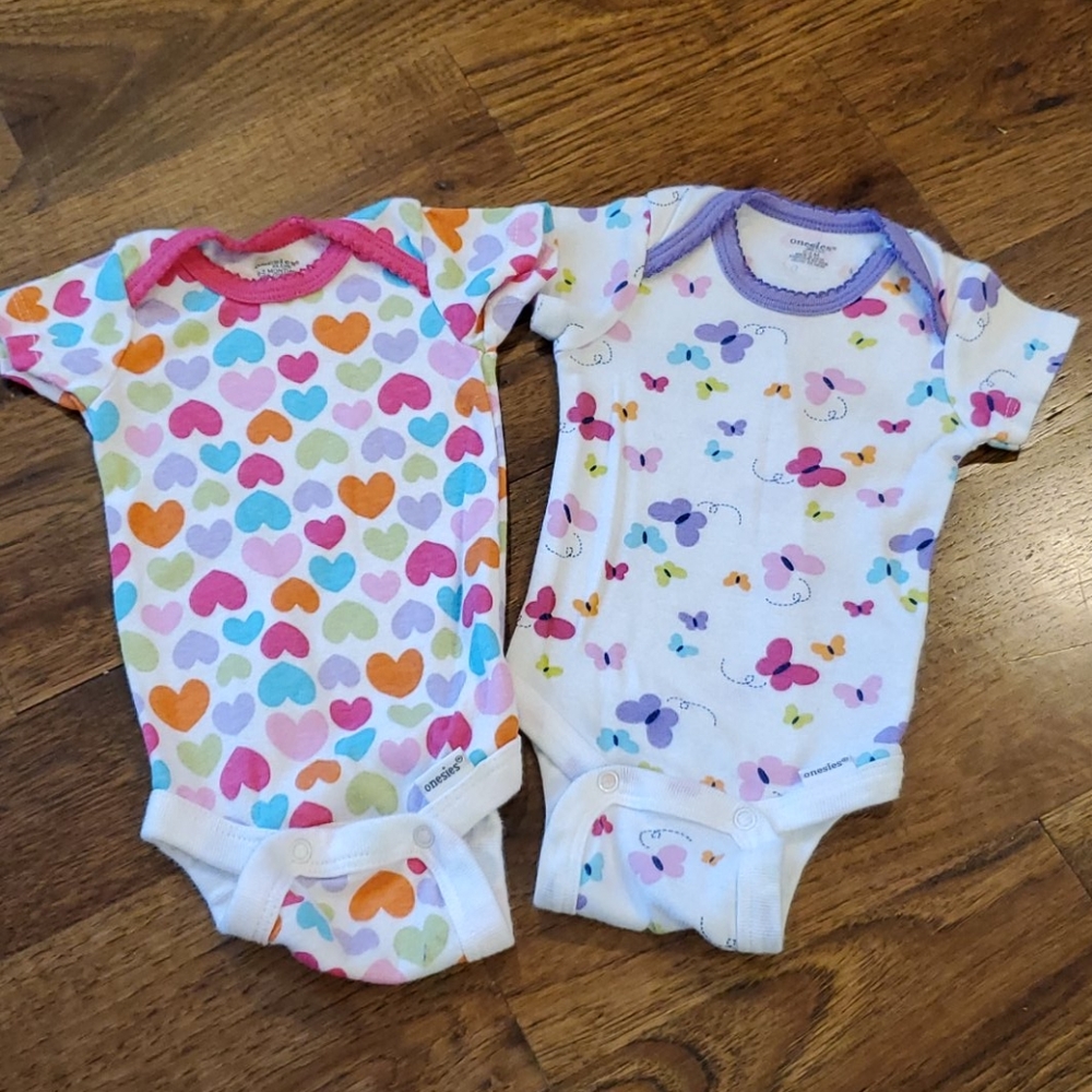 Girls short sleeve onesies size 0-3M